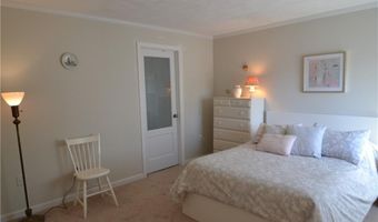 49 Seabreeze Ln 49, Bristol, RI 02809