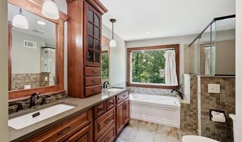 305 Oak Top Ct, Ballwin, MO 63021