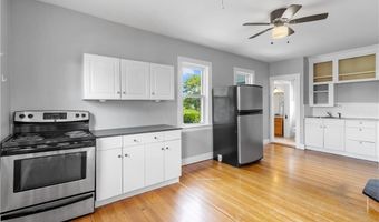 291 Maple Ave 2, Barrington, RI 02806