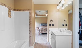 1641 White Oak Cir, Benton, AR 72019