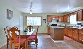 511 W BYRON Ave, Addison, IL 60101