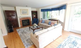15 Hammersmith Rd 33, Newport, RI 02840