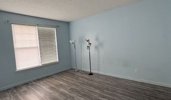 206 Meridian Gardens Ln, Indianapolis, IN 46217