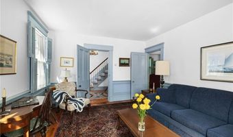 23 Willow St, Newport, RI 02840