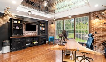 6 Sleepy Hollow Ct, Allentown, NJ 08501