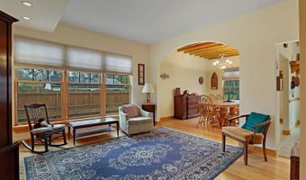 2837 Jackson Dr, Arlington Heights, IL 60004