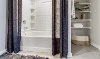 7037 Bexley Ct, Alexandria, LA 71303