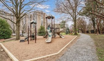 5901 MOUNT EAGLE Dr 212, Alexandria, VA 22303