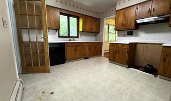 142 Pine Cir, Bennington, VT 05201