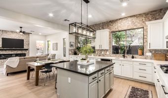 940 W MACAW Dr, Chandler, AZ 85286