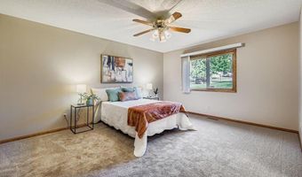 7765 Havenwood Cir, Woodbury, MN 55125