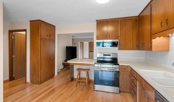 711 OLSON Ave F, Appleton, WI 54914