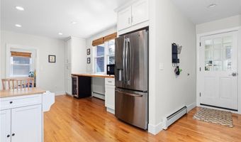 92 Franklin St, Bristol, RI 02809