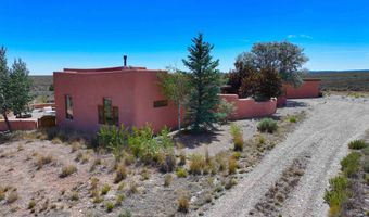 30 Cielo Grande Rd, Carson, NM 87577
