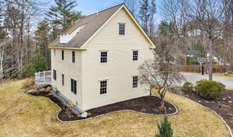 43 Darling Parke Dr, Bangor, ME 04401