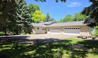38608 129th St, Aberdeen, SD 57401