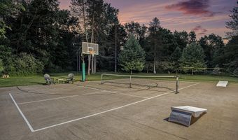 10310 E Rivershore Dr SE, Alto, MI 49302