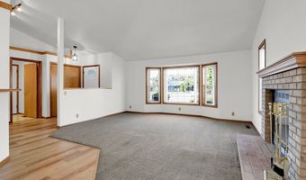 5689 D St, Springfield, OR 97478