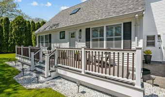 56 Pasture Farm Dr, Middletown, RI 02842