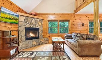321 Grays Shadow Ln, Banner Elk, NC 28604
