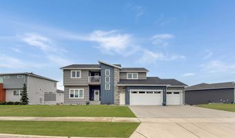 3906 Lone Peak Dr, Bismarck, ND 58503