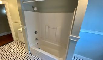 96 Rhode Island Ave 3, Newport, RI 02840