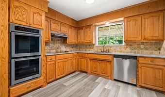 5204 ROBINSON Dr, Alexandria, LA 71301