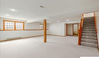 803 Clearwater Cir, Beatrice, NE 68310