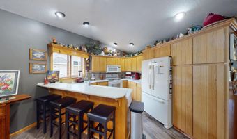 1906 Greenwood Dr, Albert Lea, MN 56007