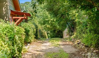 15 Deaver Dr, Asheville, NC 28806