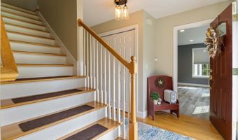 4 Dunnmoore Dr, Bow, NH 03304