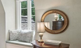 35 Shaw Dr, Bedford, NH 03110