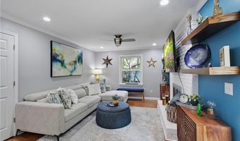 813 Lakeshore Dr, Berkeley Lake, GA 30096