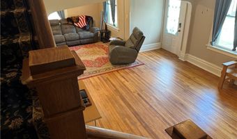 619 N 10th St, Atchison, KS 66002