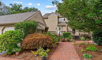 140 Pine Glen Dr, East Greenwich, RI 02818