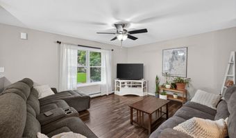 79 Pembroke Ave, Acushnet, MA 02743