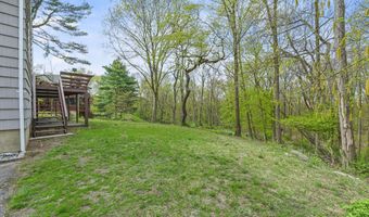 15 Pleasant View Pl, Old Greenwich, CT 06870
