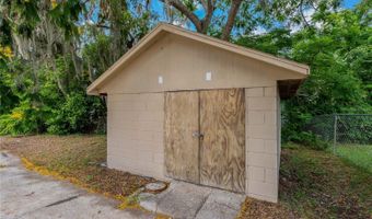 208 LAKE DALE Dr, Auburndale, FL 33823