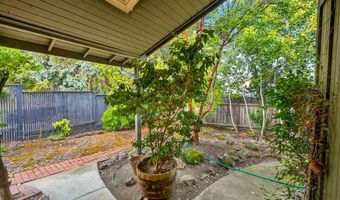 767 Twin Pines Cir, Ashland, OR 97520