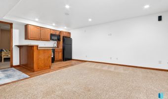 2413 E Trevino Ln, Brandon, SD 57005