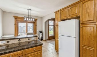 1737 Ashwood Dr SW, Altoona, IA 50009