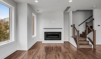 6940 ROCKLEDGE Dr, Bethesda, MD 20817