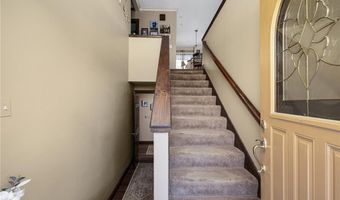 11 Renfrew Ave, Middletown, RI 02842