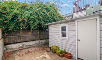 216 S WASHINGTON St, Baltimore, MD 21231