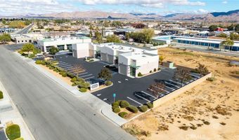 13631 Pawnee Rd, Apple Valley, CA 92308