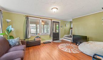 2912 Wood St, Ames, IA 50014