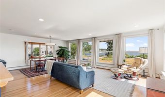 10 Blanding Ave, Barrington, RI 02806