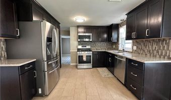 39 Gorham Ave, Warwick, RI 02886