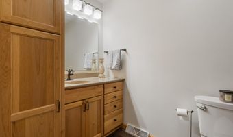 1011 NE 11th Ave, Aberdeen, SD 57401