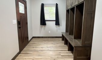 121 N 9th St, Albia, IA 52531